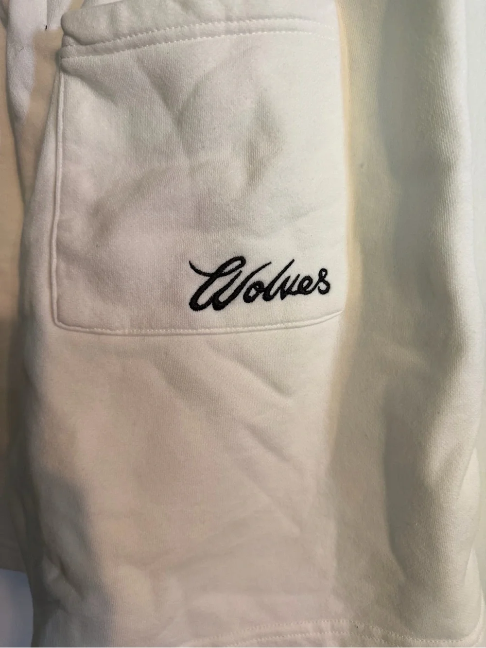 DARC SPORT Wolves “Roadster” White Sweat Shorts, NWT, Sz M, Streetwear